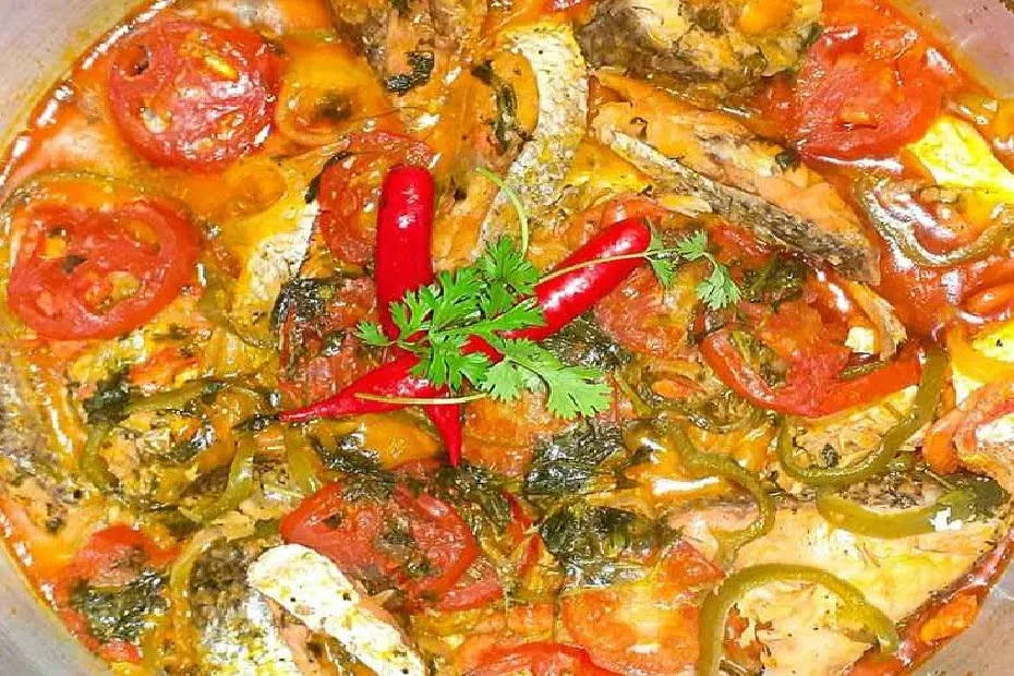 Moqueca de Peixe: Cação ou Pescada