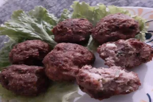 Bolinho de carne moída