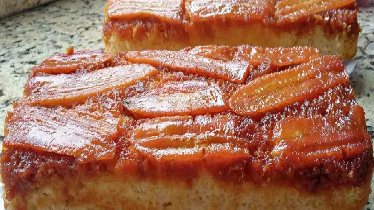 BOLO DE BANANA CARAMELIZADA (INVERTIDO), DE LIQUIDIFICADOR