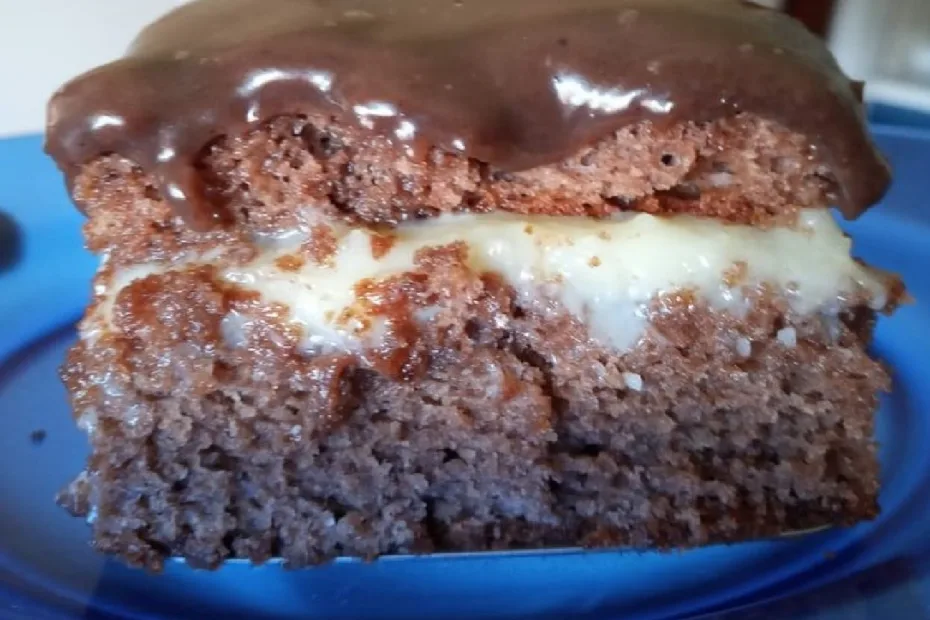 Bolo de chocolate fofinho com recheio prestígio