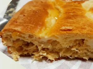 Torta de frango de liquidificador simples e fofinha